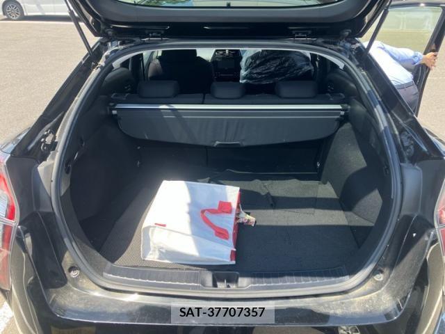 Toyota PRIUS 2018-01 8037697-4