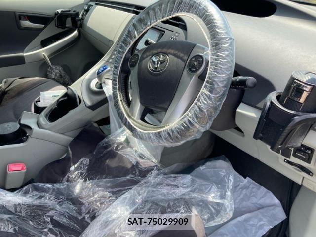Toyota PRIUS 2011-06 8037756-10