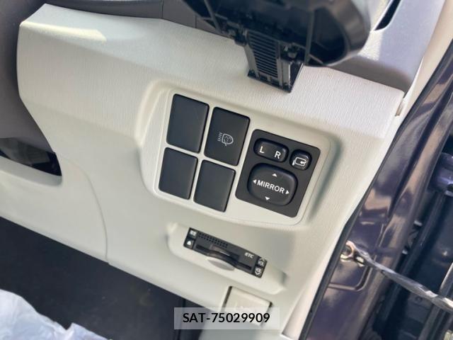 Toyota PRIUS 2011-06 8037756-15
