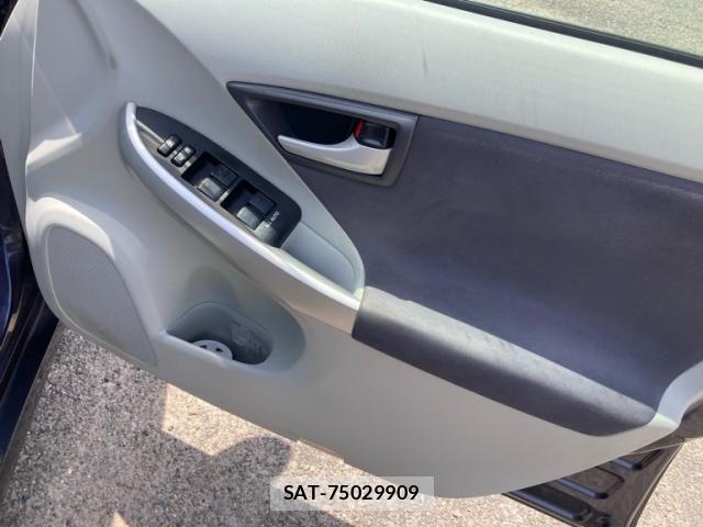 Toyota PRIUS 2011-06 8037756-16