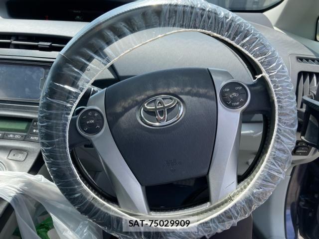 Toyota PRIUS 2011-06 8037756-17