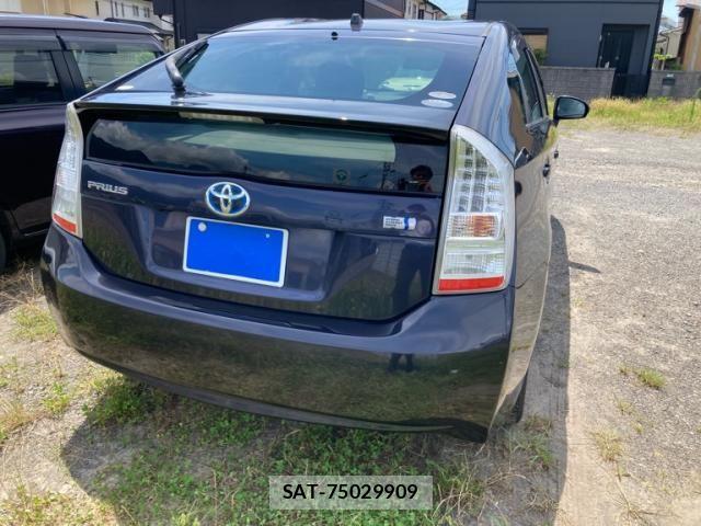 Toyota PRIUS 2011-06 8037756-3
