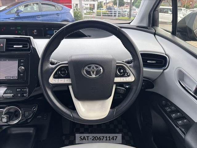 Toyota PRIUS 2018-07 8037673-9