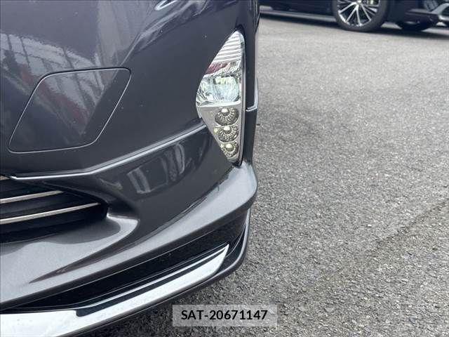 Toyota PRIUS 2018-07 8037673-11