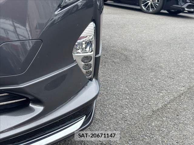 Toyota PRIUS 2018-07 8037673-23