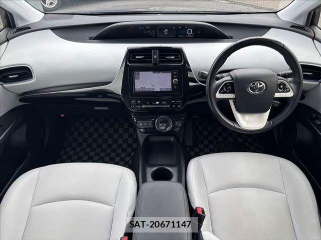 Toyota PRIUS 2018-07 8037673-2