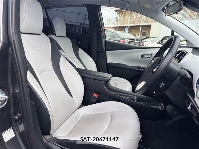Toyota PRIUS 2018-07 8037673-6