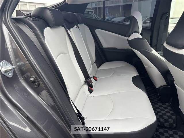 Toyota PRIUS 2018-07 8037673-7