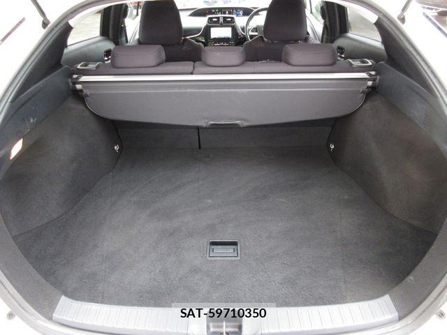 Toyota PRIUS 2017-06 8037692-16