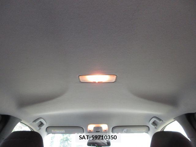 Toyota PRIUS 2017-06 8037692-17
