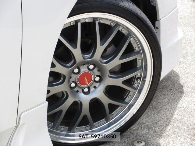 Toyota PRIUS 2017-06 8037692-4
