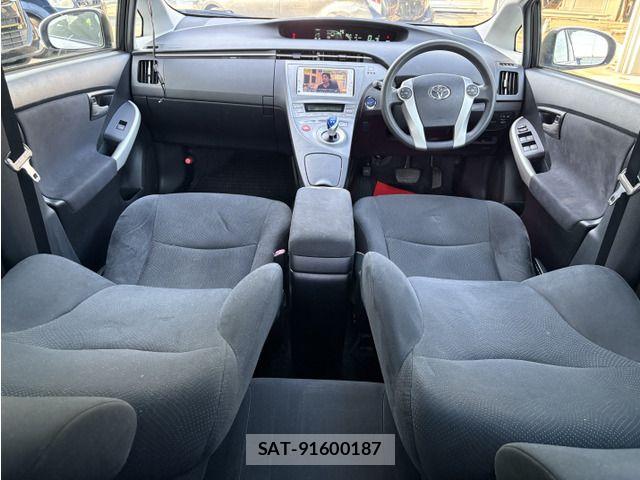 Toyota PRIUS 2012-10 8037709-5