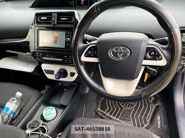 Toyota PRIUS 2017-07 8037696-1