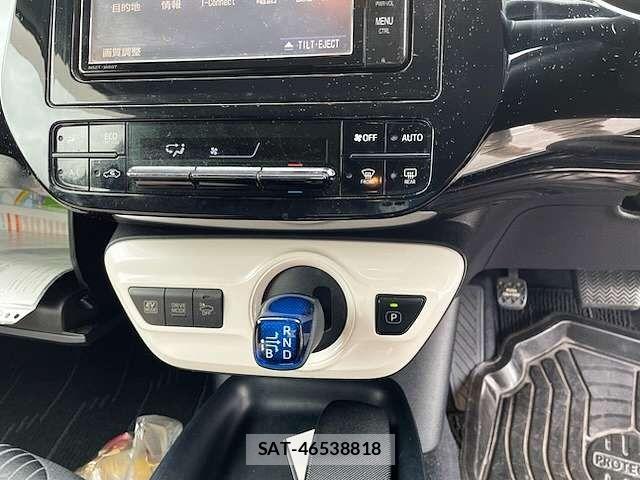 Toyota PRIUS 2017-07 8037696-5