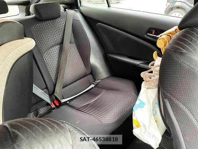 Toyota PRIUS 2017-07 8037696-7