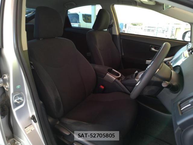 Toyota PRIUS 2015-08 8037694-12