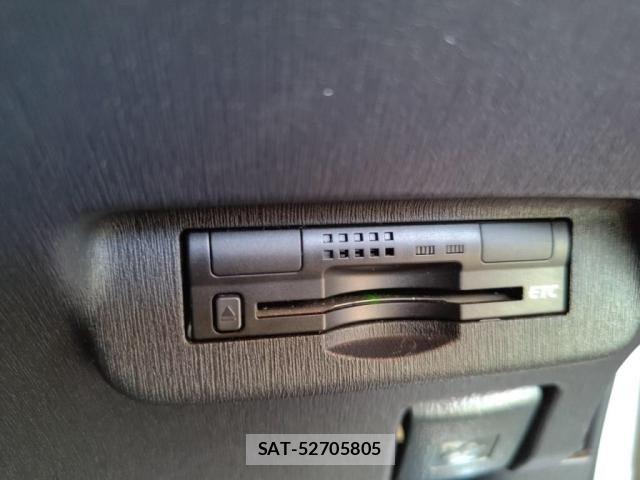 Toyota PRIUS 2015-08 8037694-15