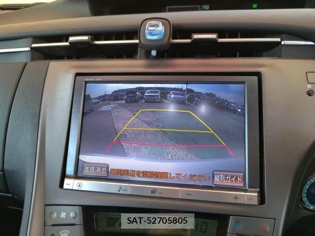 Toyota PRIUS 2015-08 8037694-17