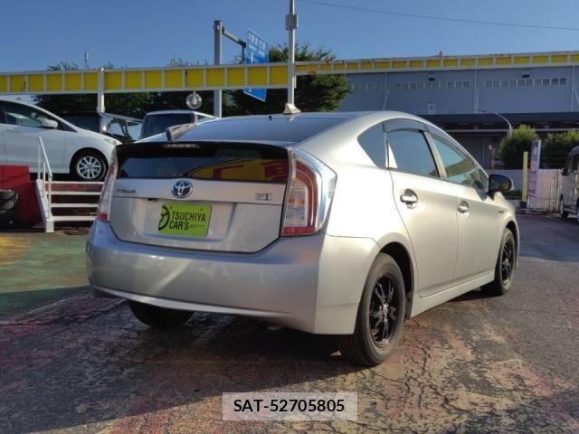 Toyota PRIUS 2015-08 8037694-1