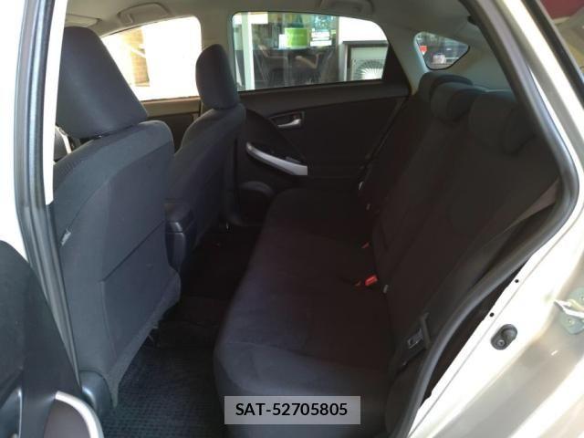 Toyota PRIUS 2015-08 8037694-22