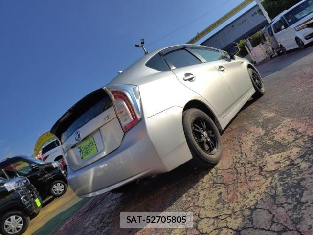Toyota PRIUS 2015-08 8037694-25