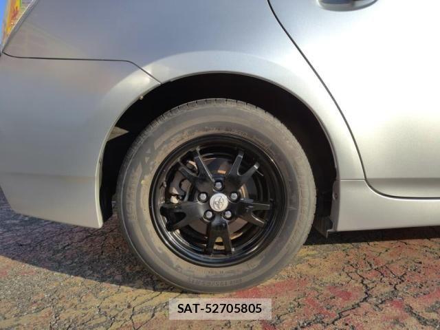 Toyota PRIUS 2015-08 8037694-26