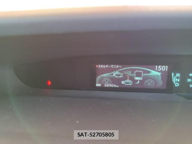 Toyota PRIUS 2015-08 8037694-28