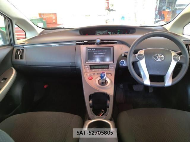 Toyota PRIUS 2015-08 8037694-2