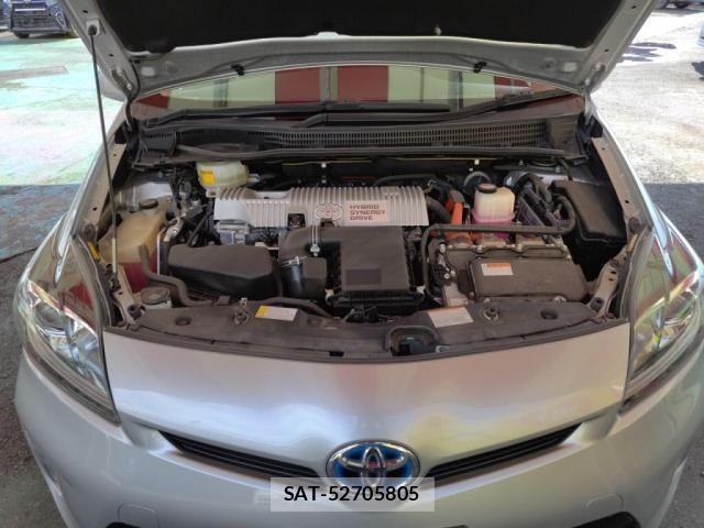 Toyota PRIUS 2015-08 8037694-29