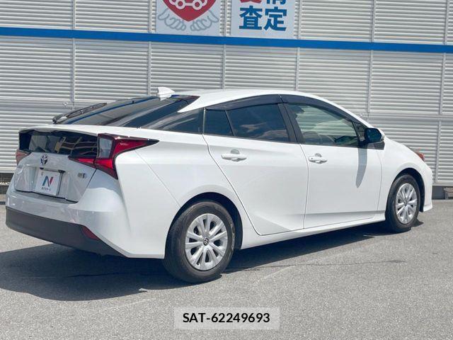 Toyota PRIUS 2022-03 8037661-16