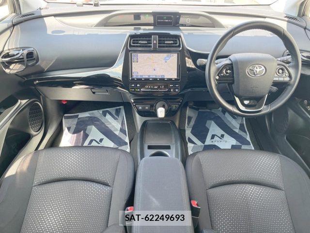 Toyota PRIUS 2022-03 8037661-1
