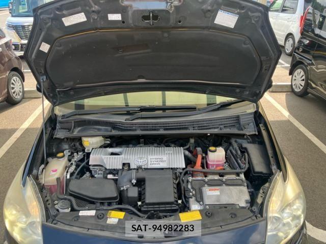 Toyota PRIUS 2011-10 8037758-13