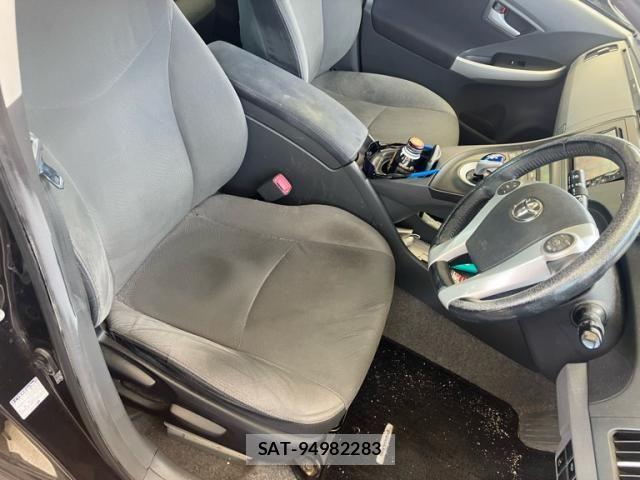 Toyota PRIUS 2011-10 8037758-15