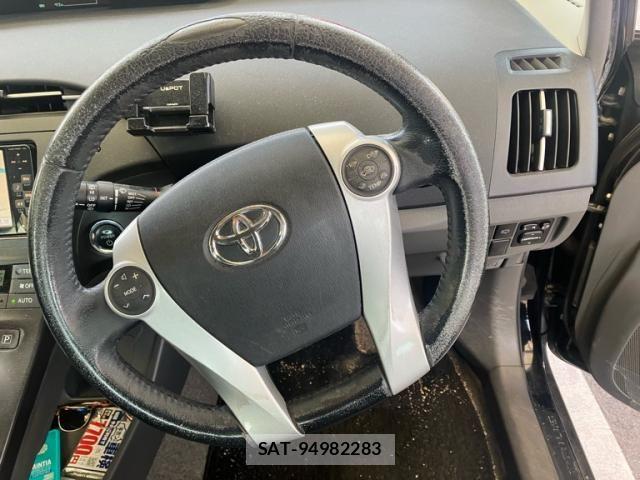 Toyota PRIUS 2011-10 8037758-20