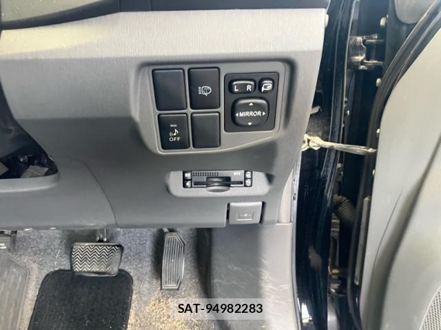 Toyota PRIUS 2011-10 8037758-22