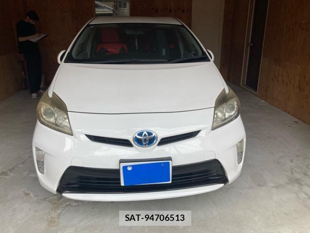 Toyota PRIUS 2013-03 8037741-1