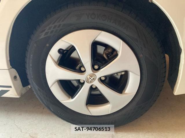Toyota PRIUS 2013-03 8037741-6