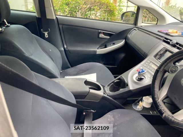 Toyota PRIUS 2012-09 8037739-10