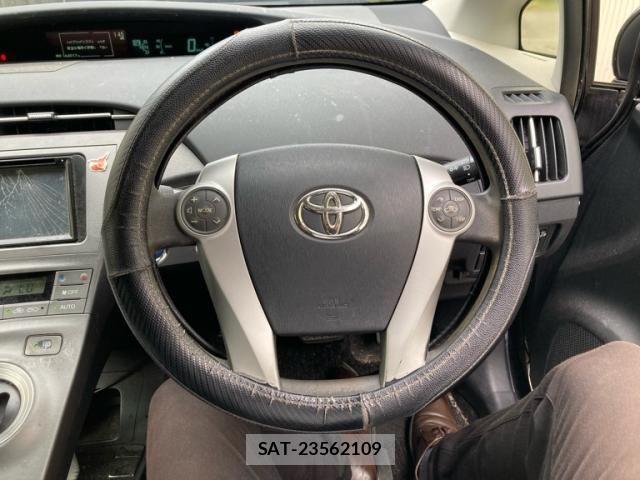 Toyota PRIUS 2012-09 8037739-12