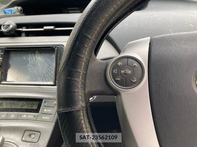 Toyota PRIUS 2012-09 8037739-14