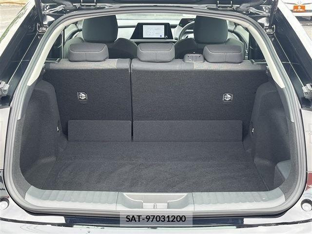 Toyota PRIUS 2025-04 8037642-16