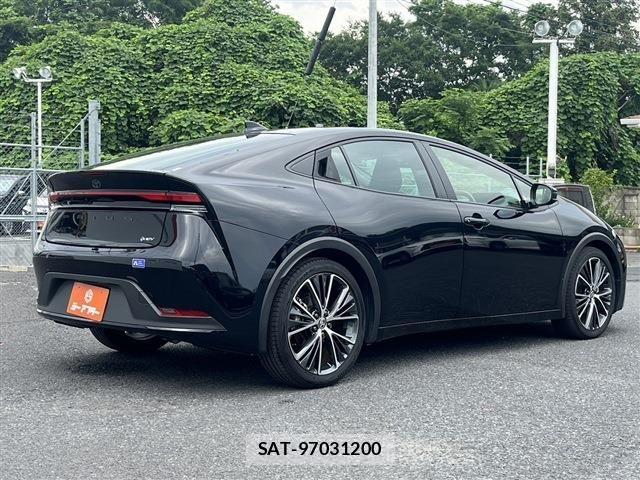 Toyota PRIUS 2025-04 8037642-21