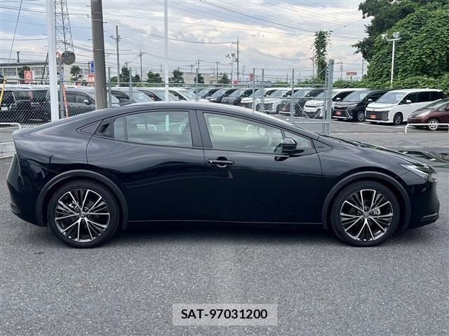 Toyota PRIUS 2025-04 8037642-8