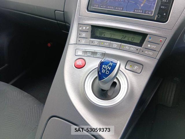 Toyota PRIUS 2015-05 8037714-9