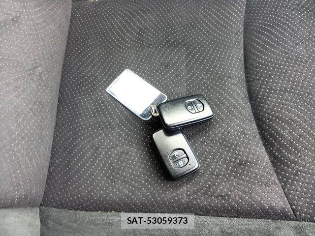 Toyota PRIUS 2015-05 8037714-10