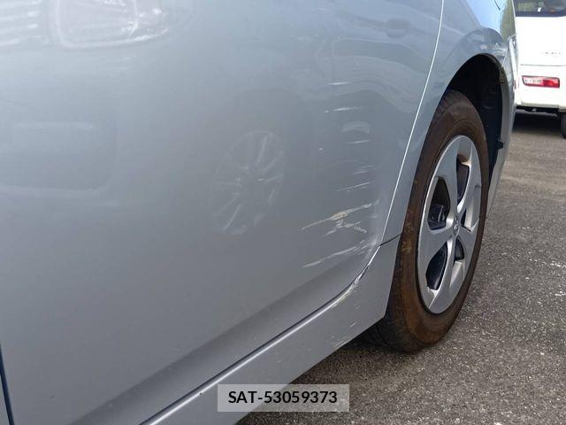 Toyota PRIUS 2015-05 8037714-11