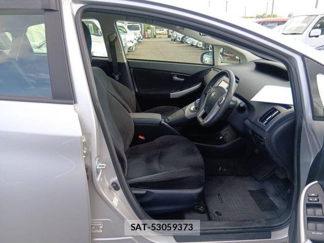 Toyota PRIUS 2015-05 8037714-3
