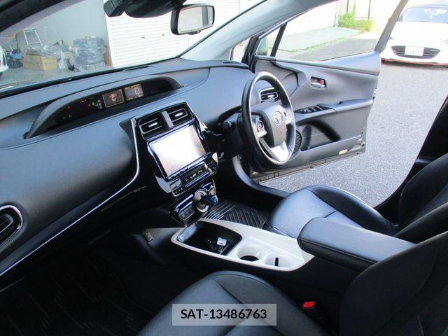 Toyota PRIUS 2016-12 8037688-12