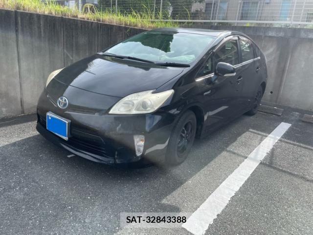 Toyota PRIUS 2014-04 8037752-1