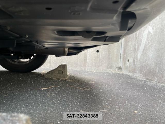 Toyota PRIUS 2014-04 8037752-19